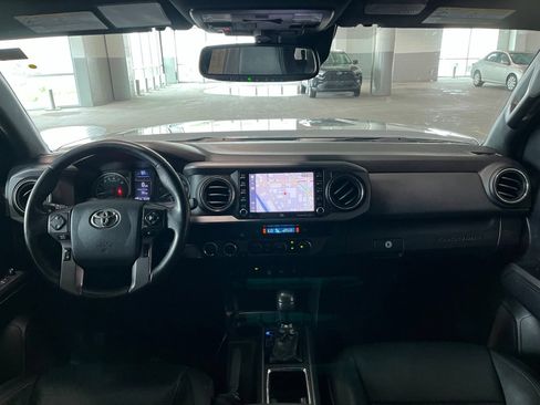 Used 2020 Toyota Tacoma TRD Off-Road w/ TRD Premium Off Road Package AWD/4WD image 36