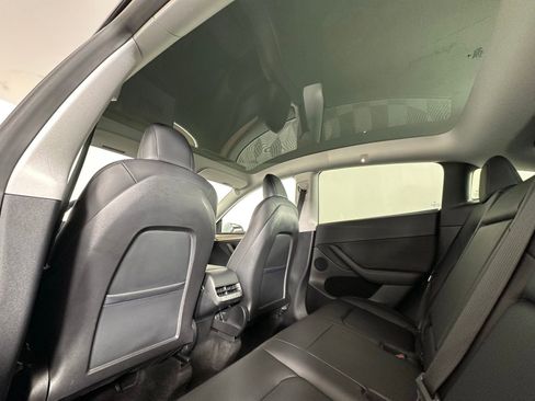 Used 2023 Tesla Model Y Long Range AWD/4WD image 34