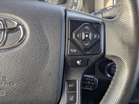 Used 2021 Toyota Tacoma TRD Sport w/ Technology Package AWD/4WD image 5