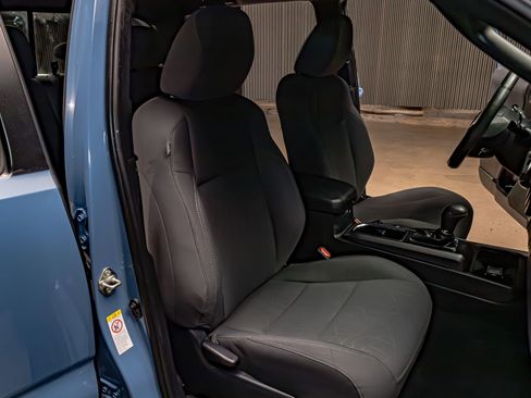 Used 2019 Toyota Tacoma TRD Sport w/ Technology Package image 26