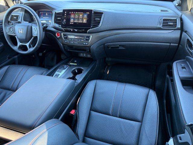 Used 2025 Honda Passport TrailSport image 34