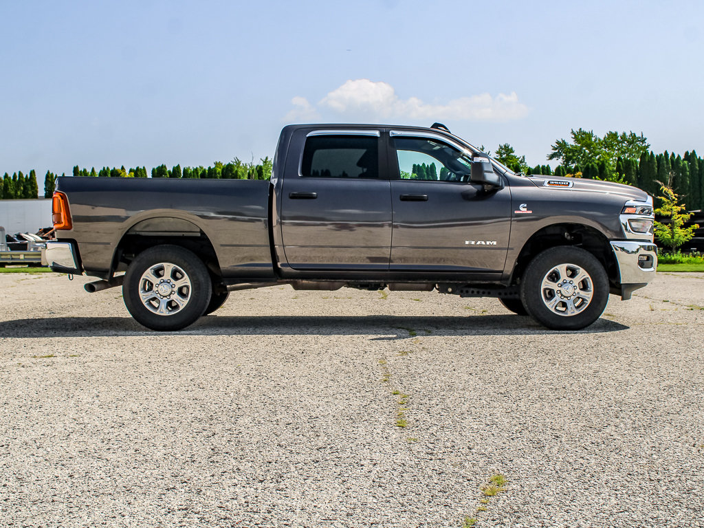 Used 2025 RAM 3500 Big Horn AWD/4WD image 2