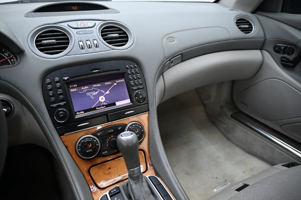 Used 2009 Mercedes-Benz SL 550 w/ Premium I Pkg image 25
