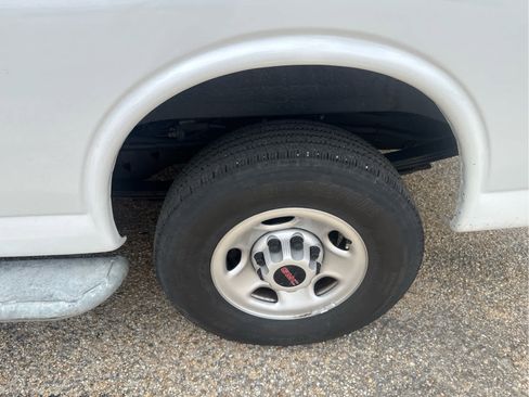 Used 2023 GMC Savana 2500 w/ Driver Convenience Package image 13