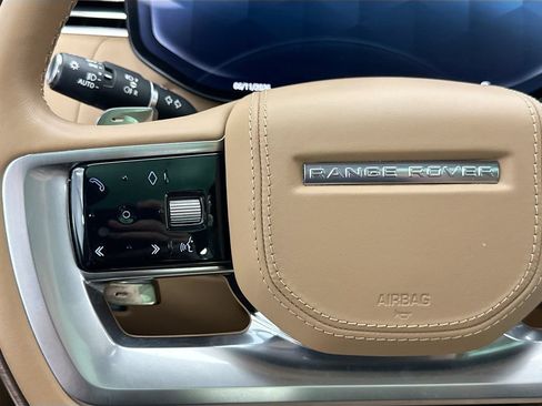 Certified 2025 Land Rover Range Rover SE AWD/4WD image 11