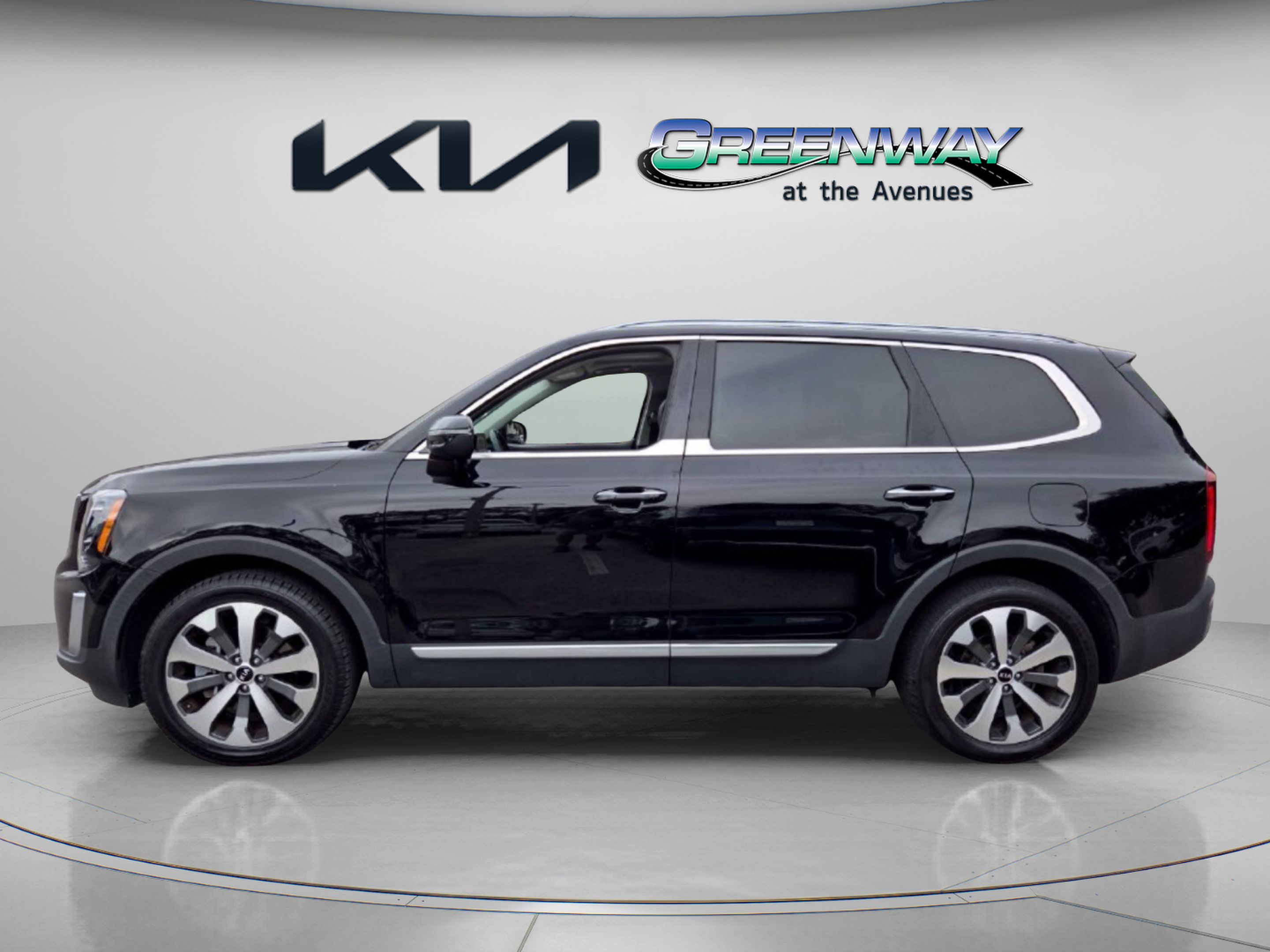 Used 2020 Kia Telluride S FWD image 4