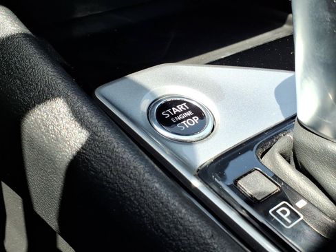 Used 2024 Nissan Altima 2.5 SV FWD image 21