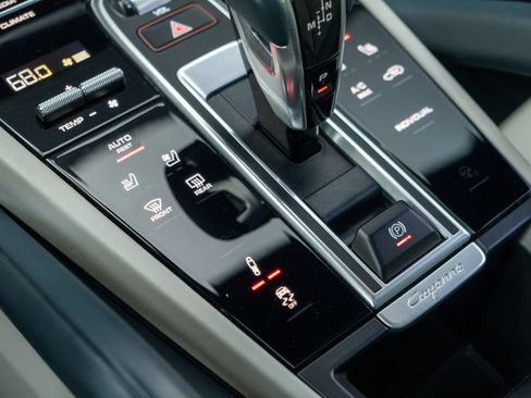 Certified 2023 Porsche Cayenne Turbo S AWD/4WD image 34