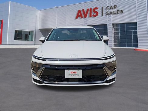 Used 2025 Hyundai Sonata SEL FWD image 2