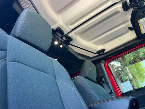 Used 2025 Jeep Wrangler Unlimited Sahara AWD/4WD image 19