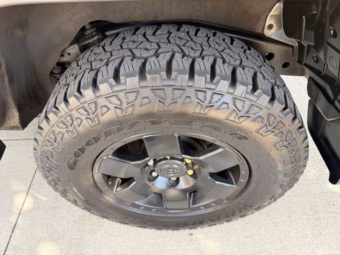 Used 2007 Toyota FJ Cruiser 4WD image 14
