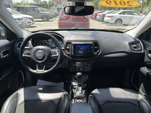 Used 2019 Jeep Compass Latitude AWD/4WD image 12