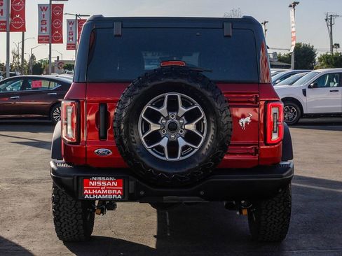 Used 2025 Ford Bronco Badlands image 8