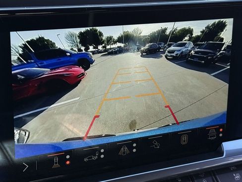 Used 2024 Chevrolet Silverado 1500 LT w/ Z71 Off-Road Package image 17