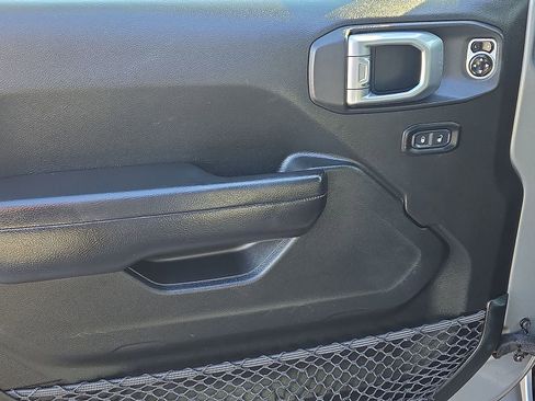 Used 2019 Jeep Wrangler Unlimited Sport S image 16