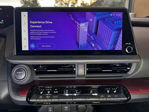 Used 2024 Toyota Prius Prime Premium FWD image 31