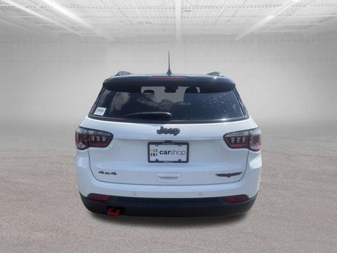 Used 2025 Jeep Compass Trailhawk AWD/4WD image 6