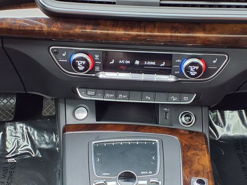 Used 2018 Audi Q5 2.0T Premium Plus w/ Premium Plus Package image 18