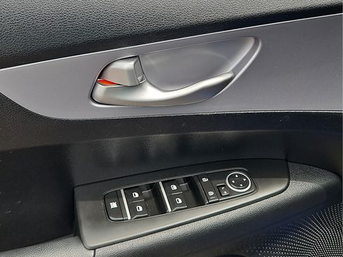 Used 2024 Kia Forte LXS w/ LXS Technology Package FWD image 12