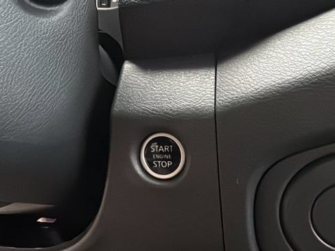 Used 2024 Nissan Frontier SL w/ Technology Package RWD image 30