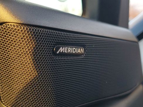 New 2025 Land Rover Range Rover SE image 12