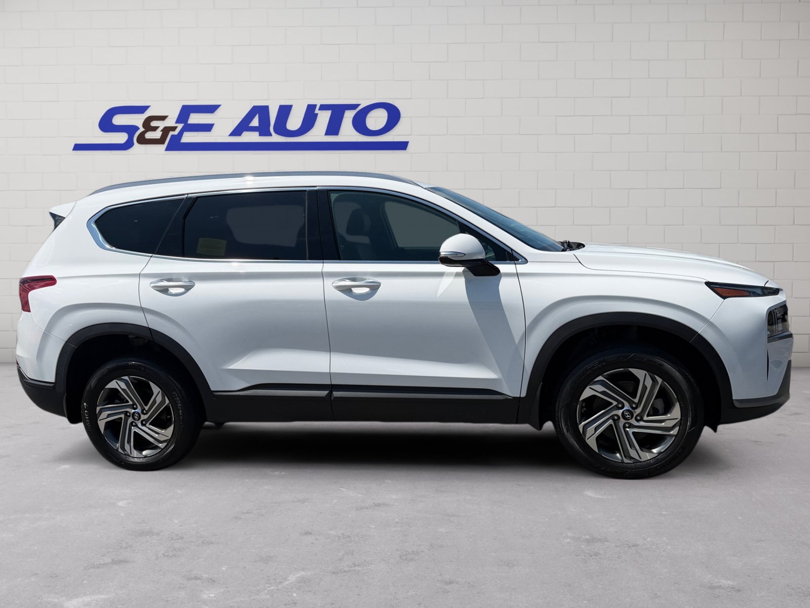 Used 2023 Hyundai Santa Fe SEL w/ Cargo Package AWD/4WD image 5