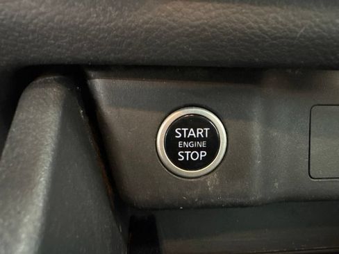 Used 2021 Nissan Rogue S AWD/4WD image 10