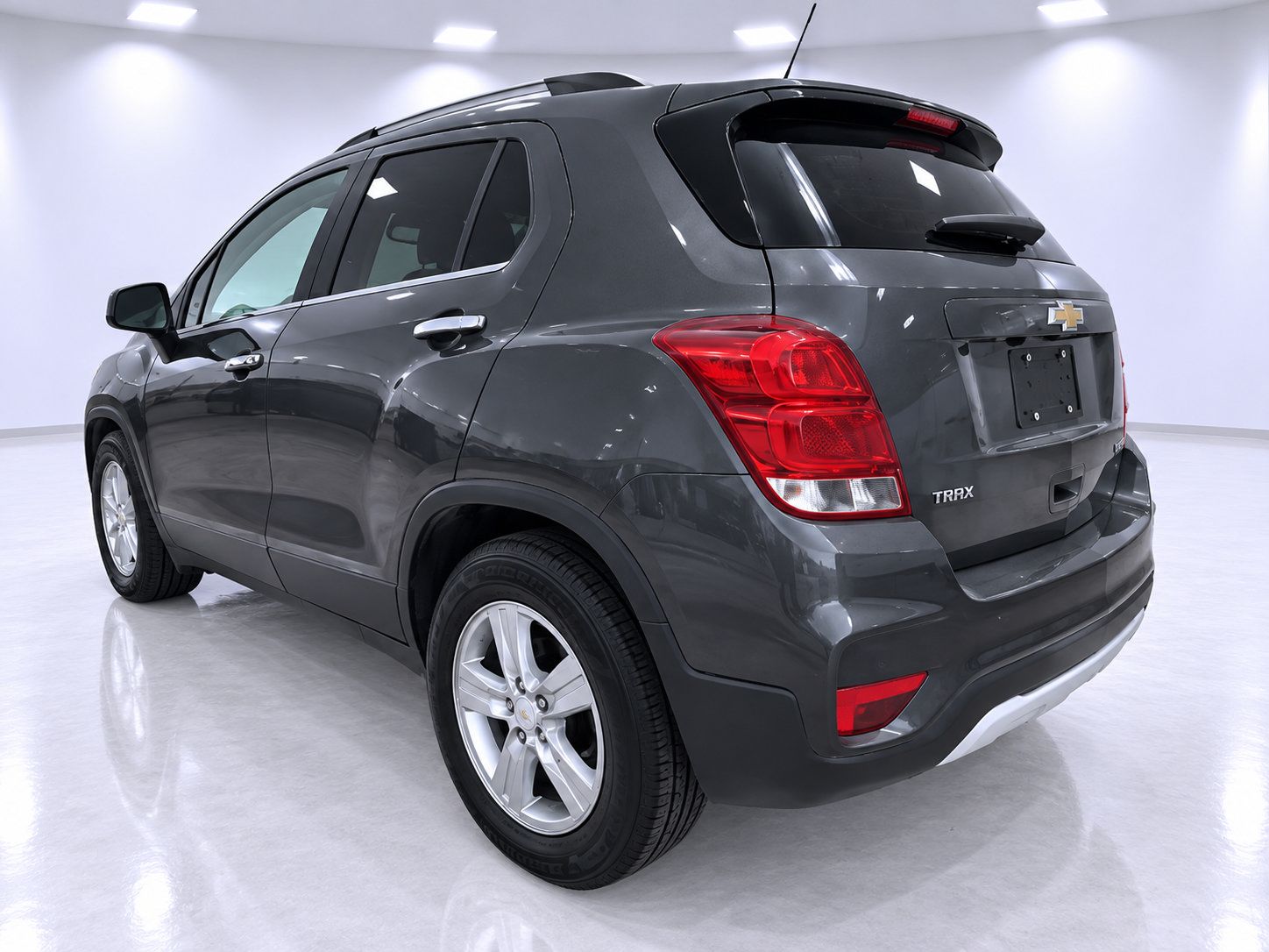 Used 2017 Chevrolet Trax LT w/ LT Convenience Package FWD image 5