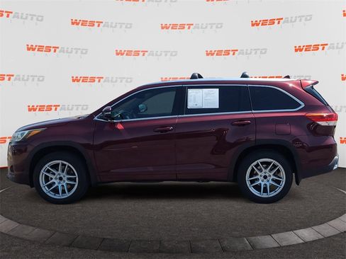 Used 2019 Toyota Highlander Limited image 2