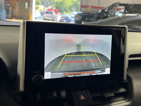 Used 2025 Toyota RAV4 XLE AWD/4WD image 19