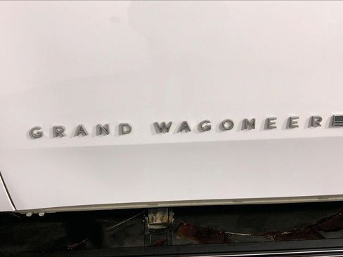 Used 2025 Jeep Grand Wagoneer 4WD image 8
