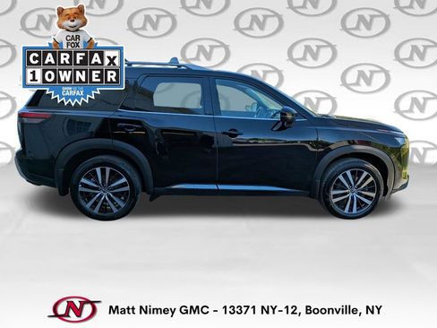Used 2024 Nissan Pathfinder Platinum AWD/4WD image 2