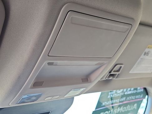 Used 2020 Ford Escape SE FWD image 19