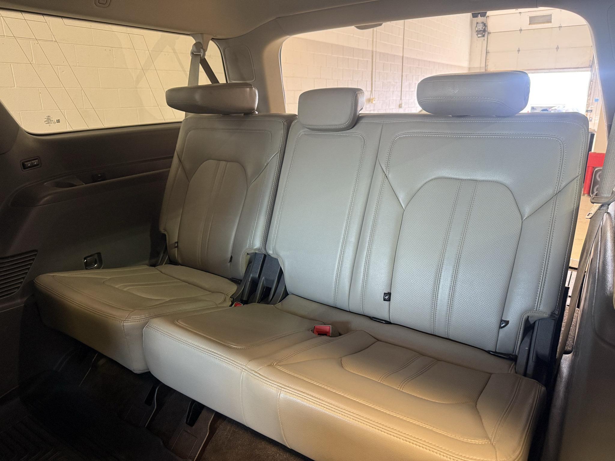 Used 2019 Ford Expedition Max Limited w/ Special Edition Package AWD/4WD image 25