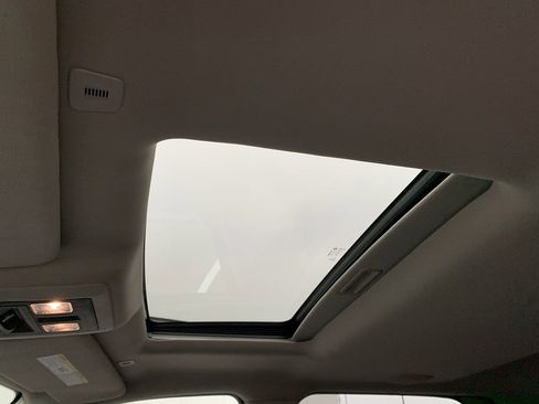 Used 2018 RAM 1500 Laramie image 28