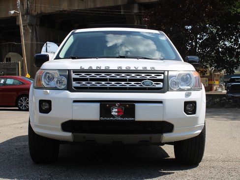 Used 2011 Land Rover LR2 HSE AWD/4WD image 2