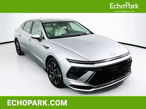 Used 2025 Hyundai Sonata SEL FWD image 1