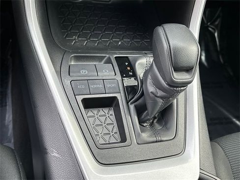 Certified 2025 Toyota RAV4 LE image 26