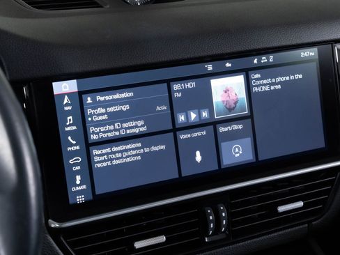 Used 2021 Porsche Cayenne Coupe image 28