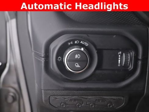 Used 2024 Jeep Gladiator Rubicon w/ Technology Group AWD/4WD image 18