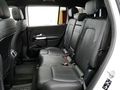 Used 2021 Mercedes-Benz GLB 250 4MATIC image 21