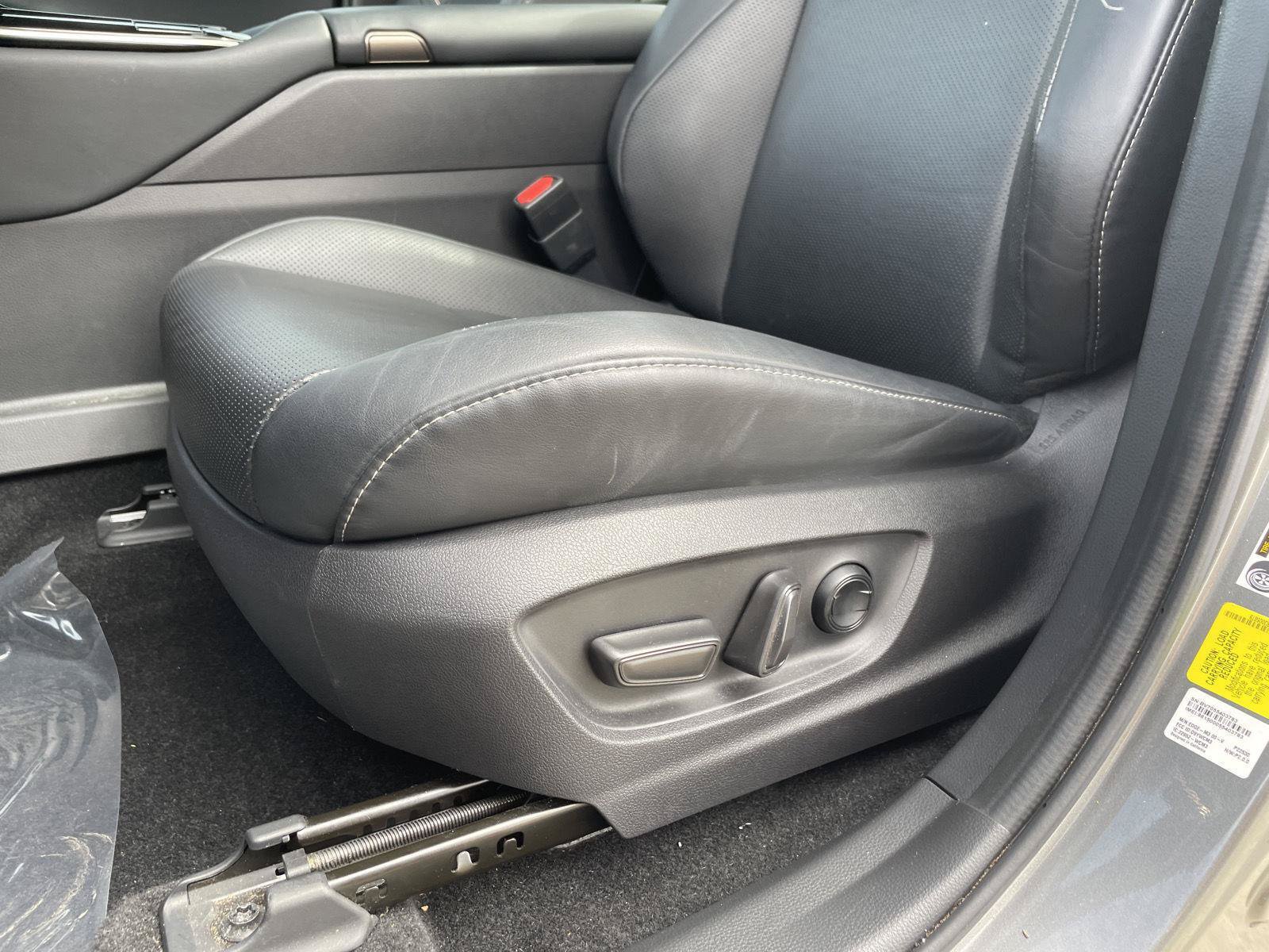 Used 2024 Toyota Crown Platinum AWD/4WD image 17