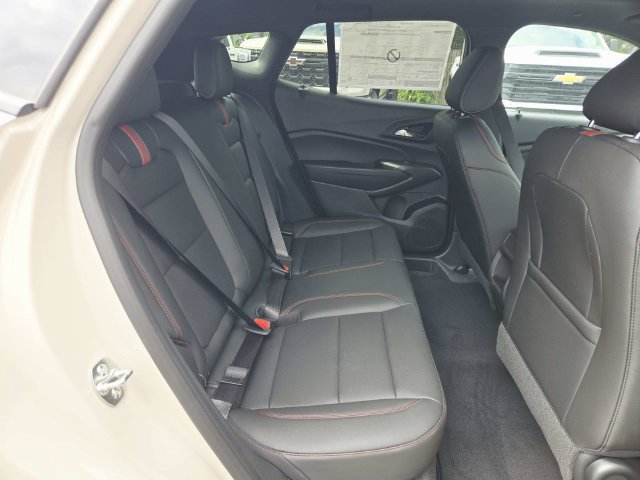 New 2026 Chevrolet Trax RS w/ Sunroof Package FWD image 15