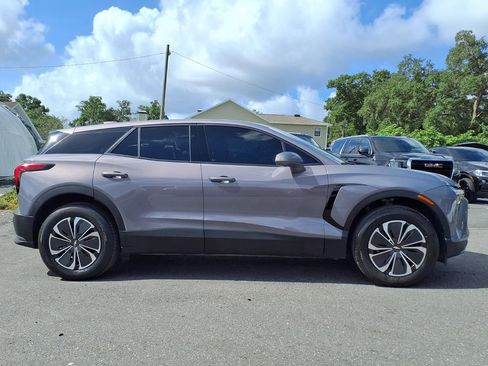 Used 2025 Chevrolet Blazer EV LT FWD image 8