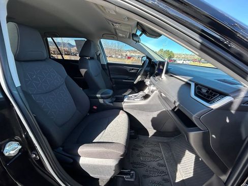 Used 2023 Toyota RAV4 AWD Hybrid image 32