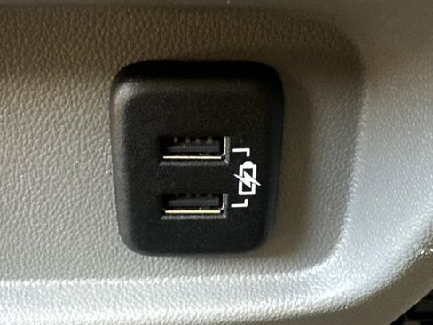 Used 2018 Cadillac XT5 Luxury w/ Driver Awareness Package image 15