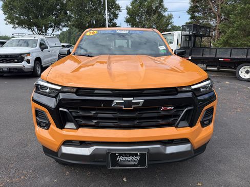 Used 2026 Chevrolet Colorado Z71 AWD/4WD image 3