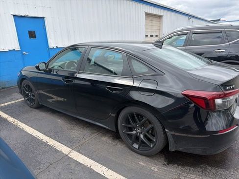 Used 2025 Honda Civic Sport image 4