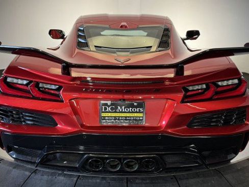 Used 2024 Chevrolet Corvette Z06 w/ Z07 Performance Package RWD image 26