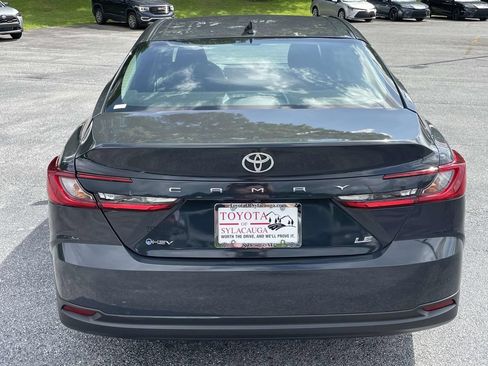 Used 2025 Toyota Camry LE w/ Convenience Package FWD image 4
